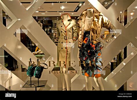 magasin d usine burberry|Burberry france site.